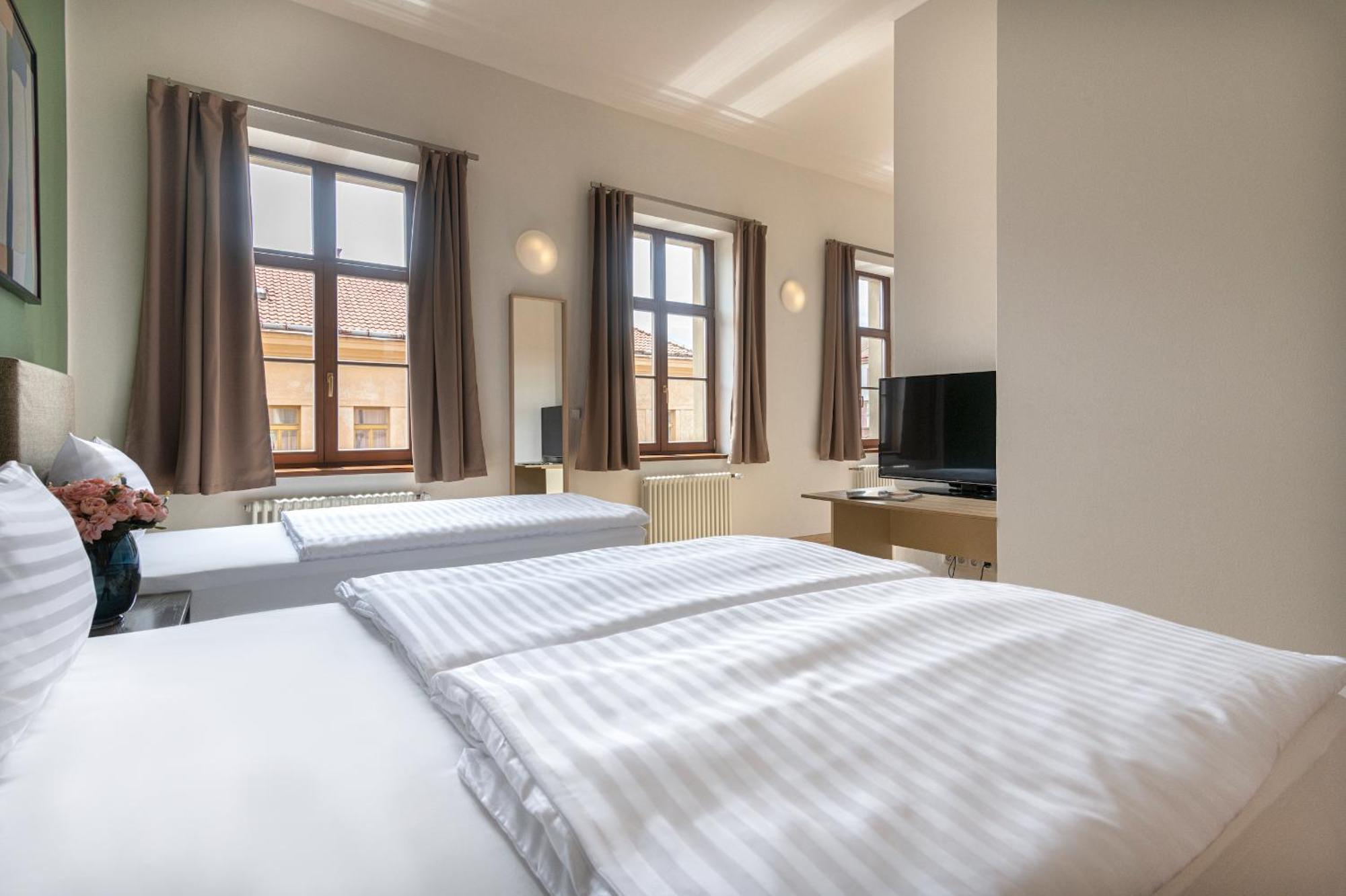 Bohemian Dreams Apartments And Suites By Dwellfort Prag Zimmer foto