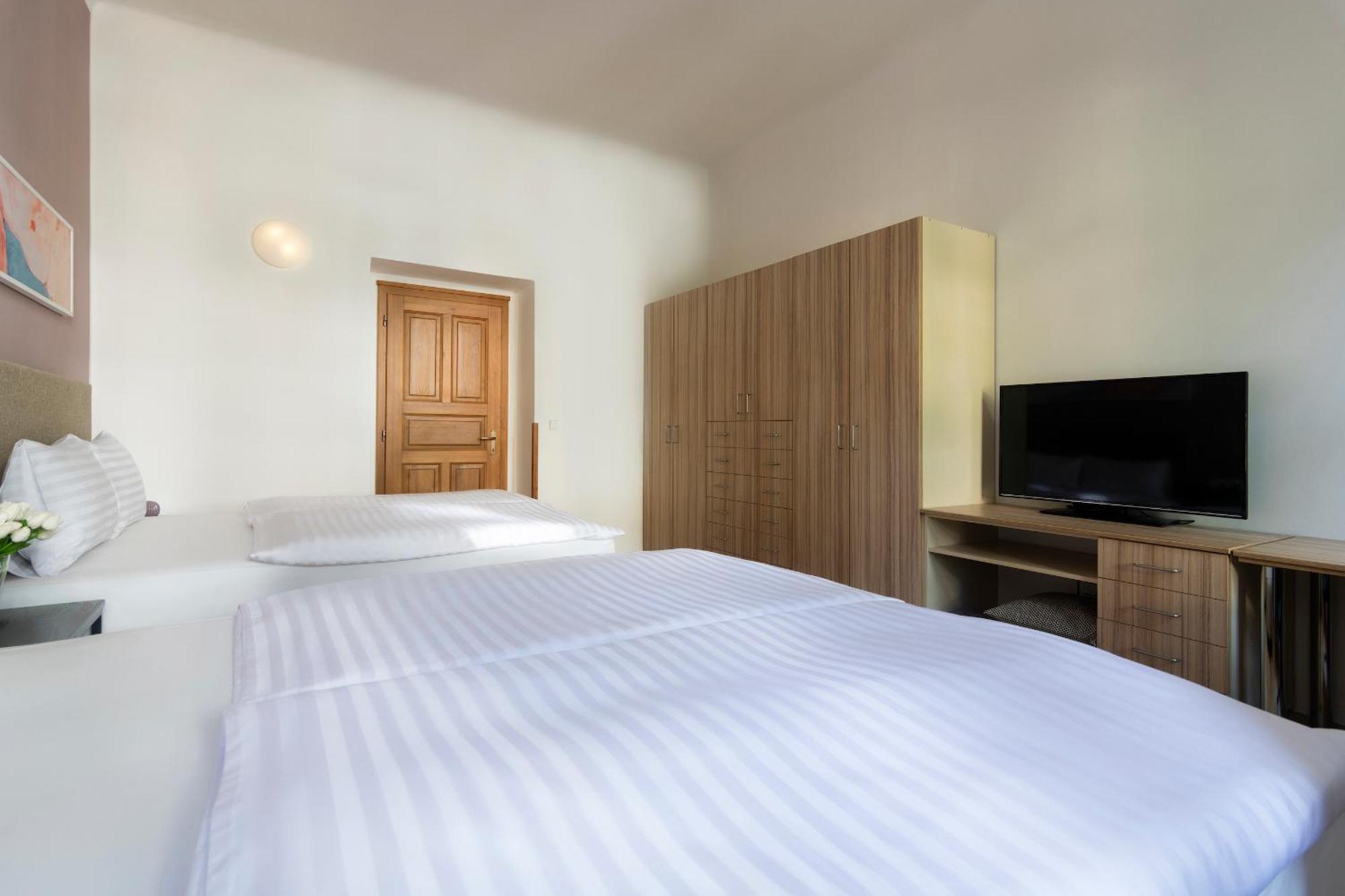 Bohemian Dreams Apartments And Suites By Dwellfort Prag Zimmer foto